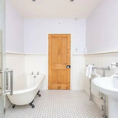 Charming Base For 5 Near Bishy Rd Pass The Keys Apartment York Exterior photo