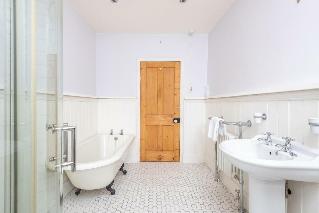 Charming Base For 5 Near Bishy Rd Pass The Keys Apartment *