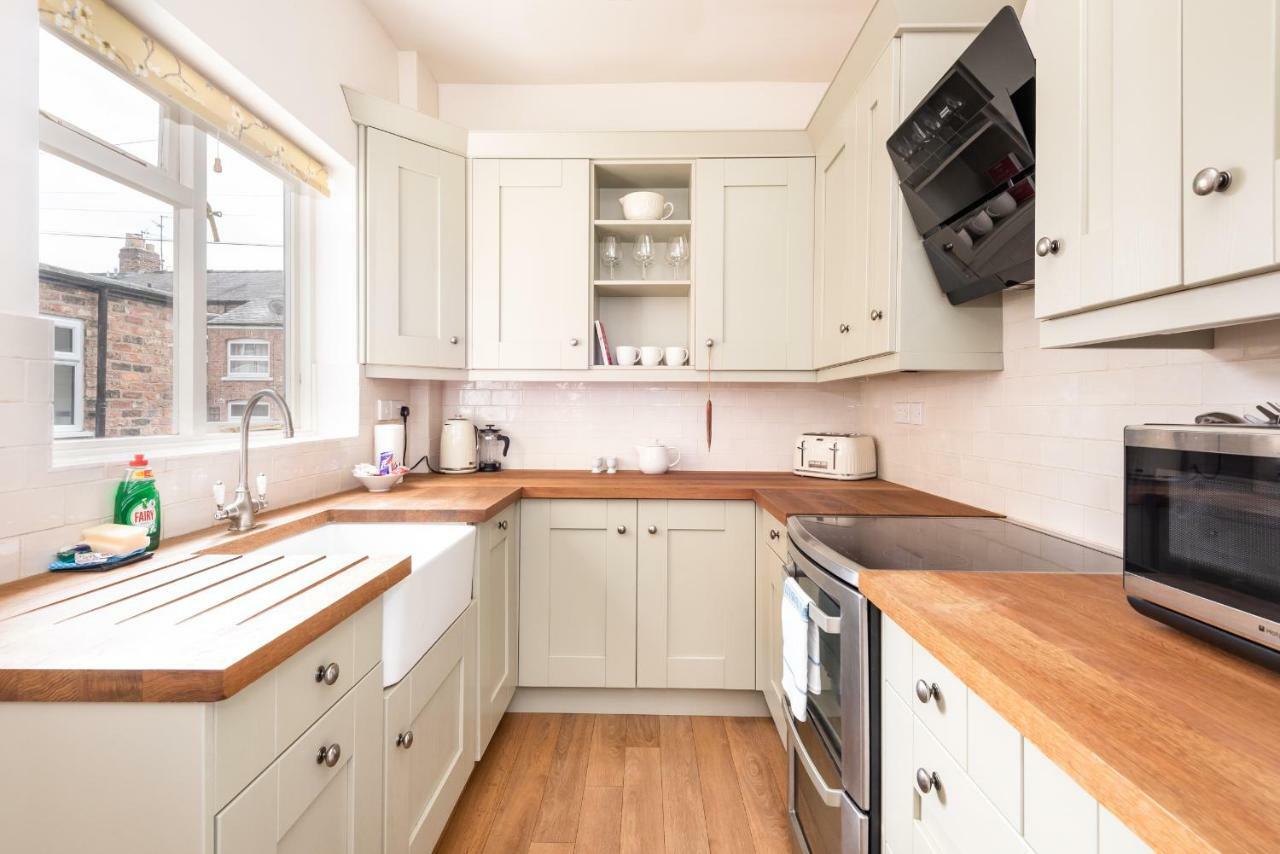 Charming Base For 5 Near Bishy Rd Pass The Keys Apartment