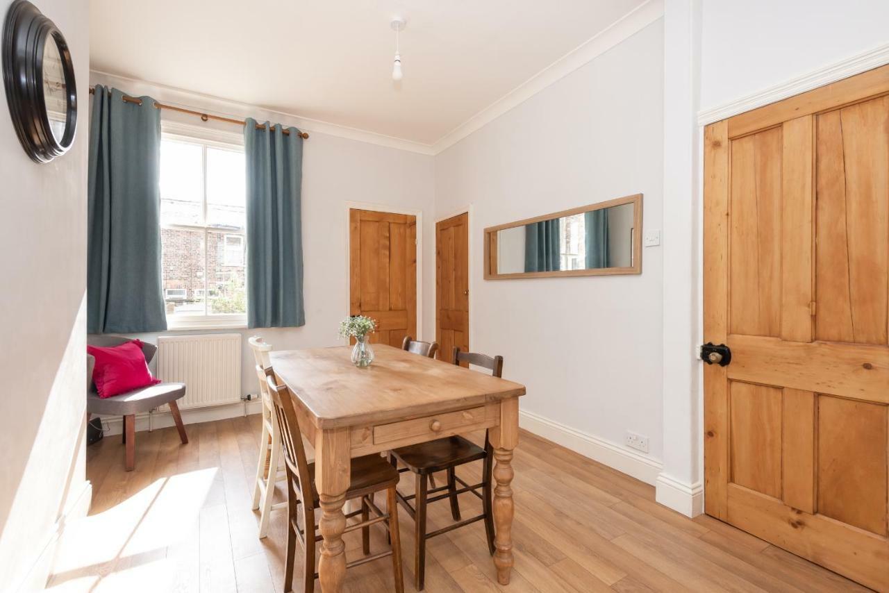 Charming Base For 5 Near Bishy Rd Pass The Keys *