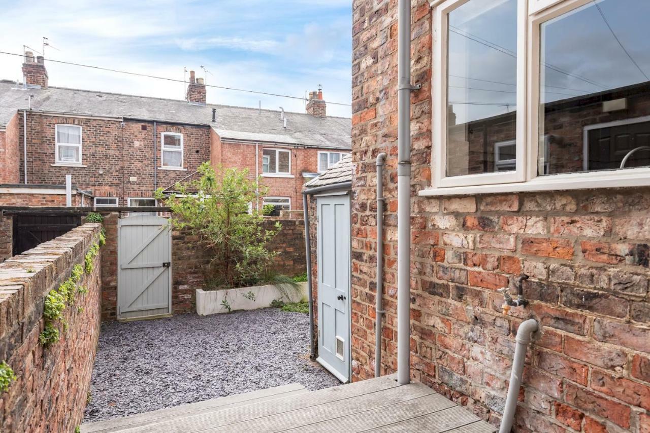 Charming Base For 5 Near Bishy Rd Pass The Keys *