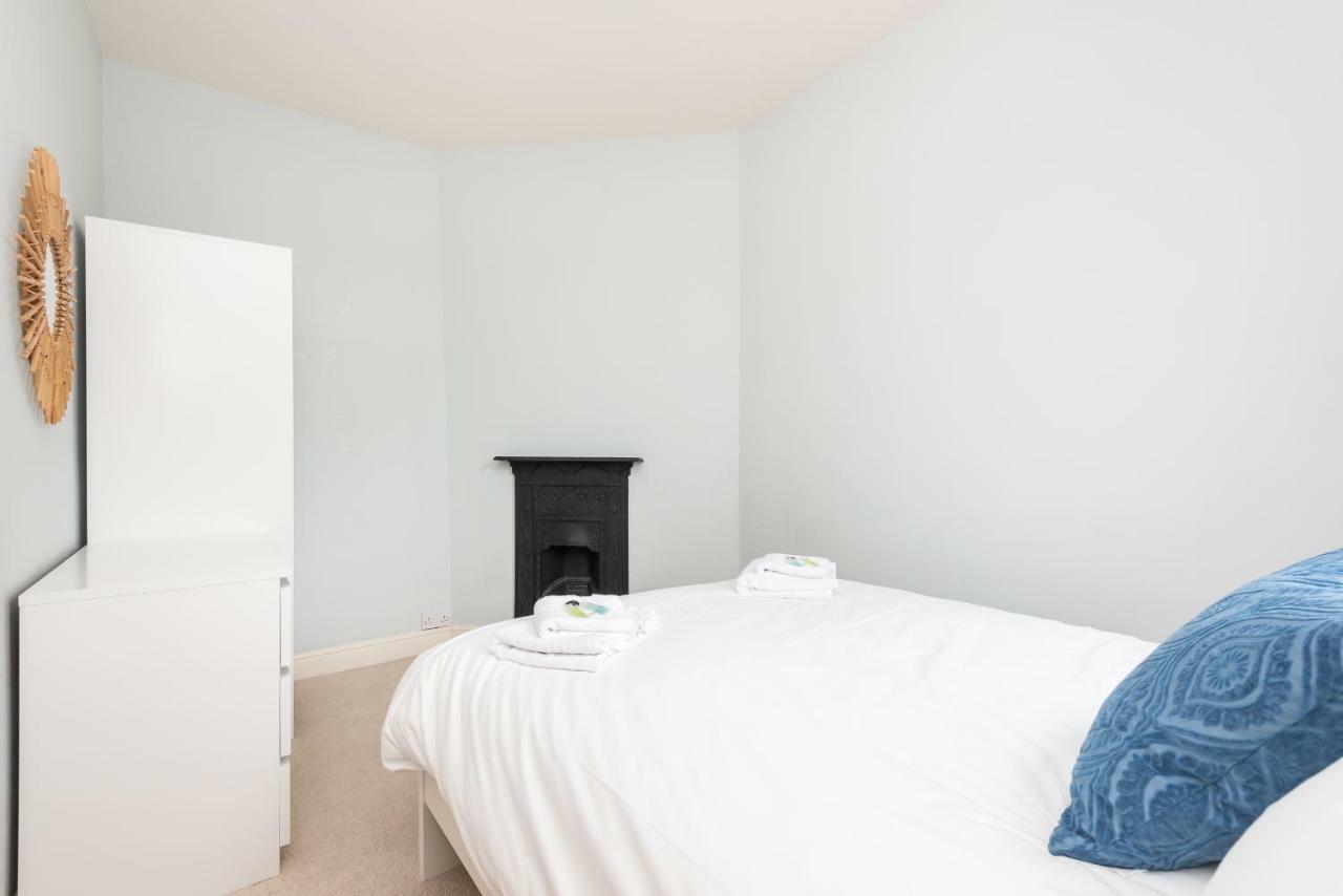 Charming Base For 5 Near Bishy Rd Pass The Keys Apartment York