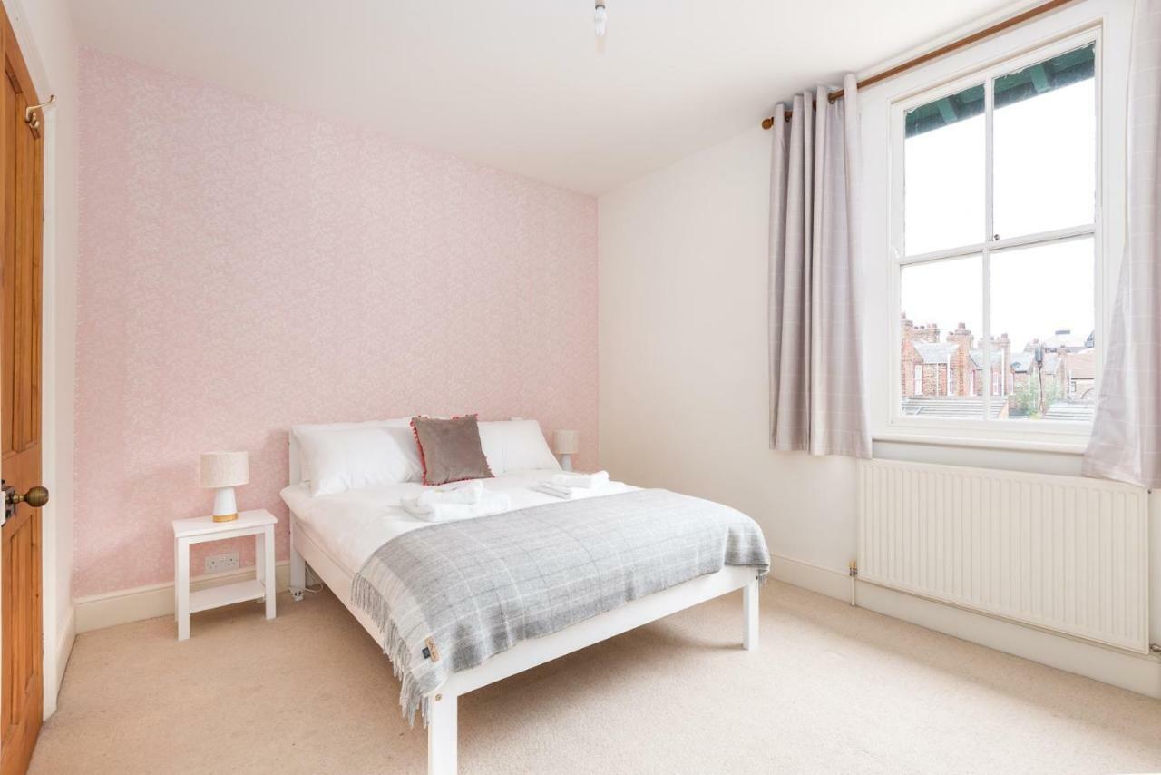 Charming Base For 5 Near Bishy Rd Pass The Keys
